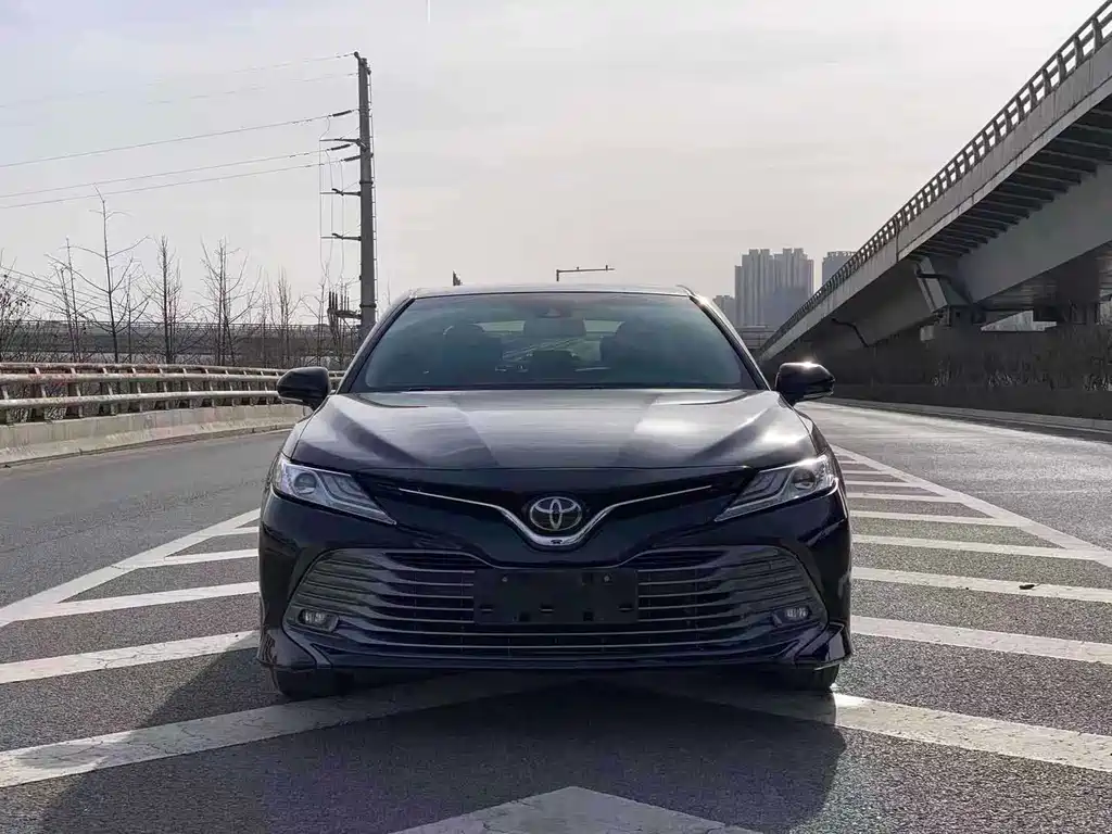 TOYOTA CAMRY