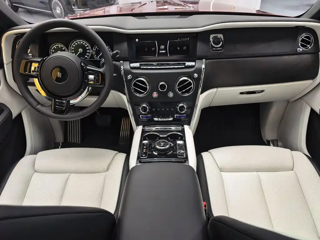 Rolls-Royce Cullinan — миниатюра 17