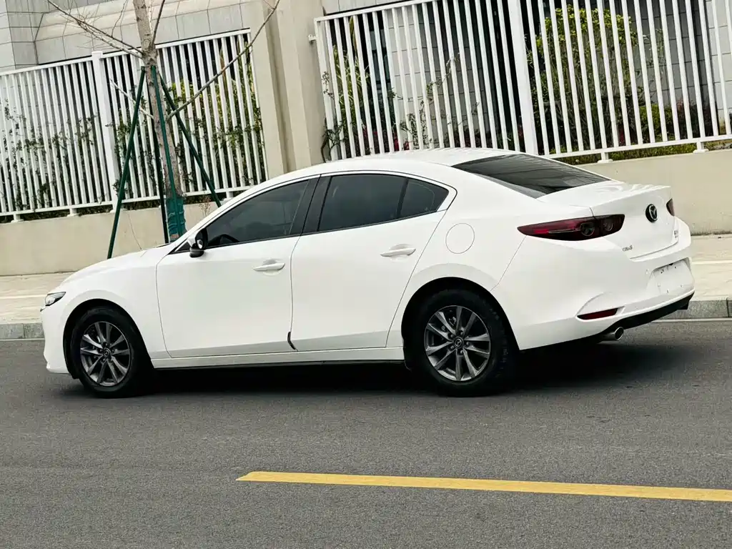MAZDA 3 ANGKESAILA