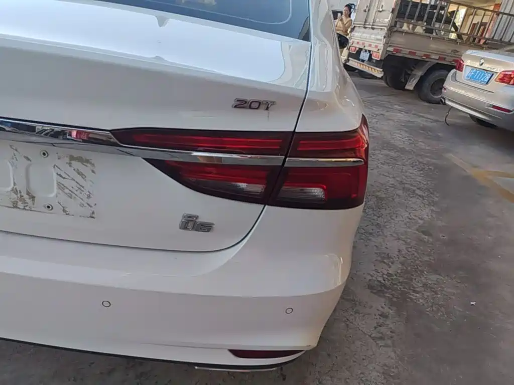 Roewe Roewe i6 Classic — миниатюра 8