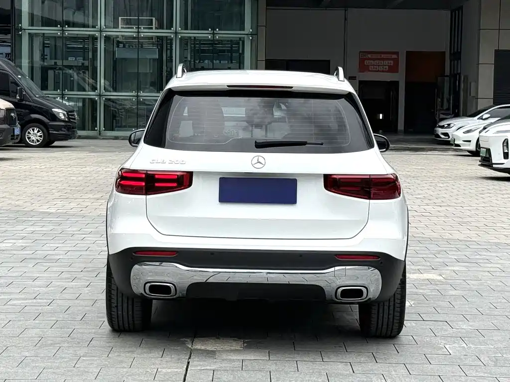 Mercedes-Benz GLB — миниатюра 8