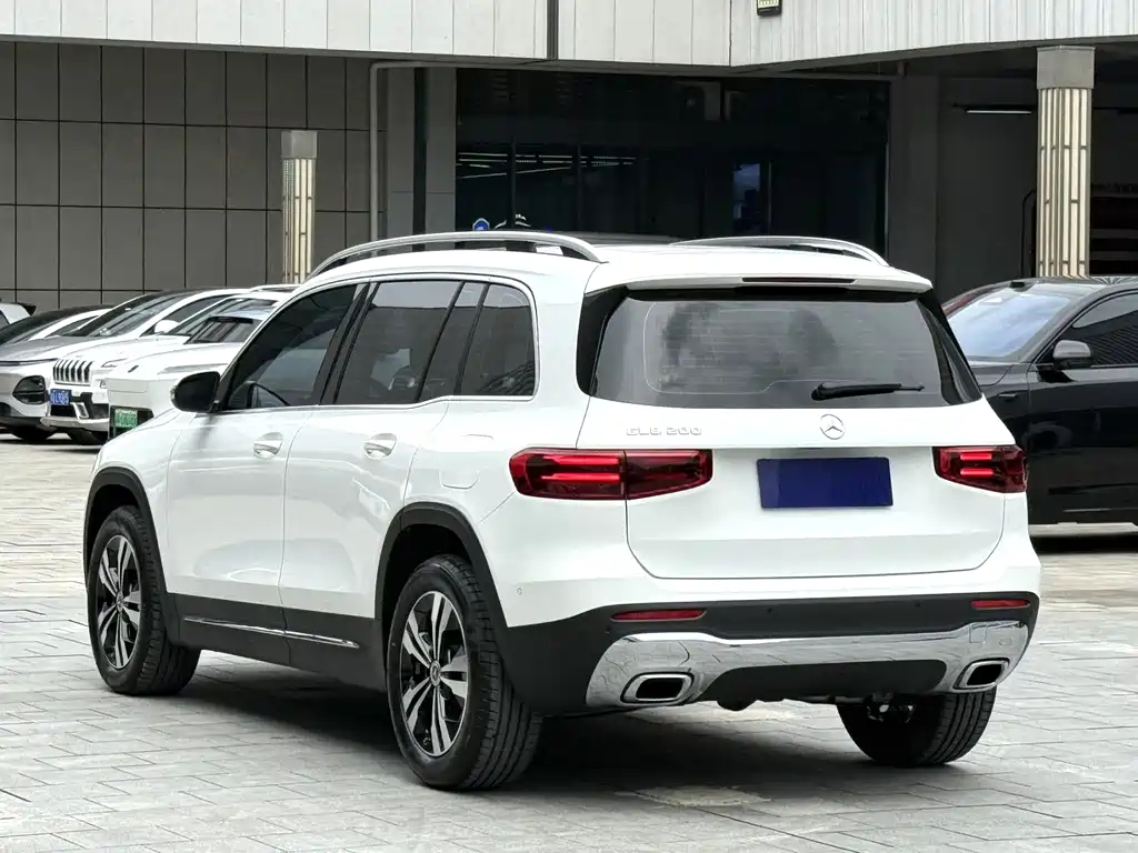 Mercedes-Benz GLB — миниатюра 9