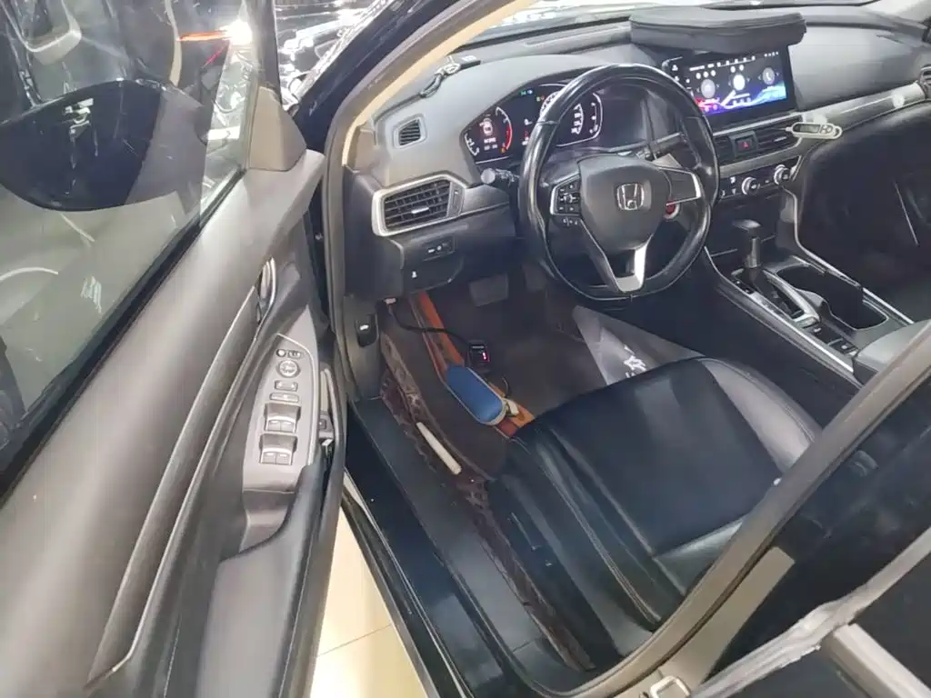 Honda Accord — миниатюра 16