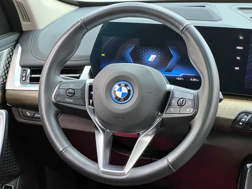 BMW iX1 — миниатюра 27
