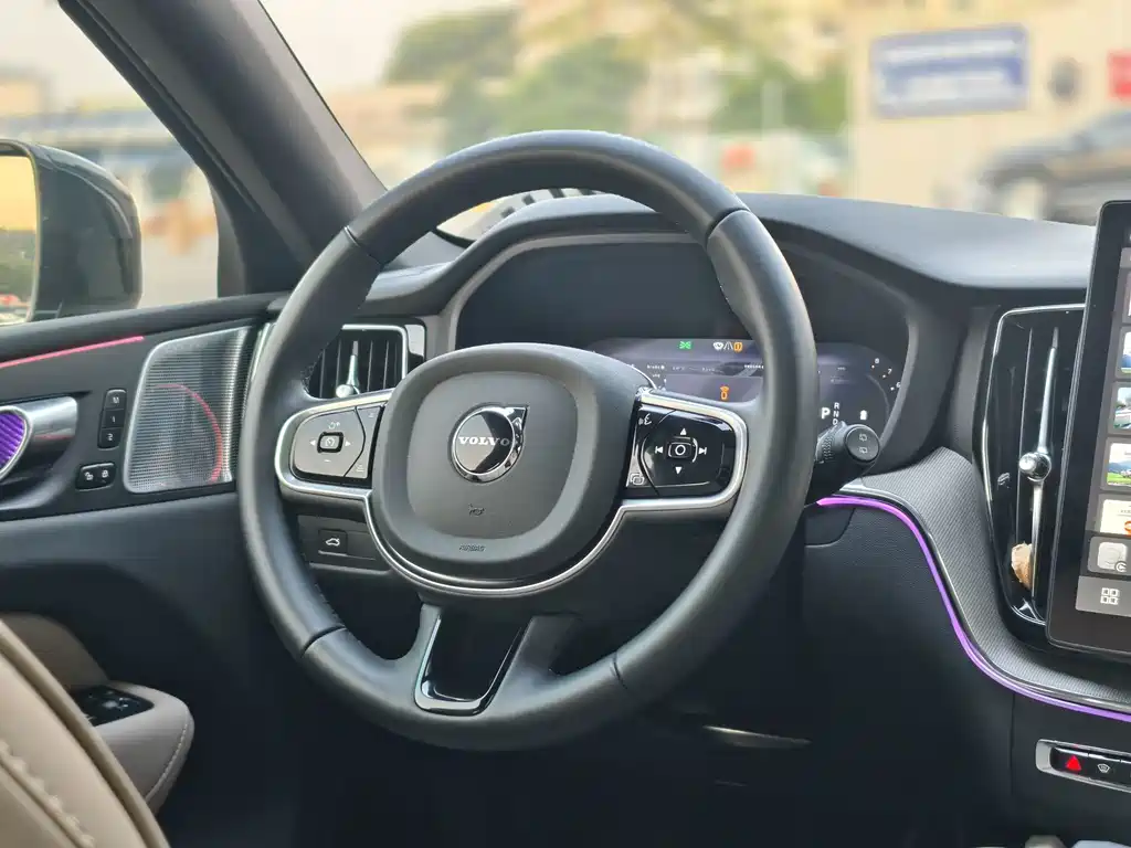 Volvo XC60 — миниатюра 14