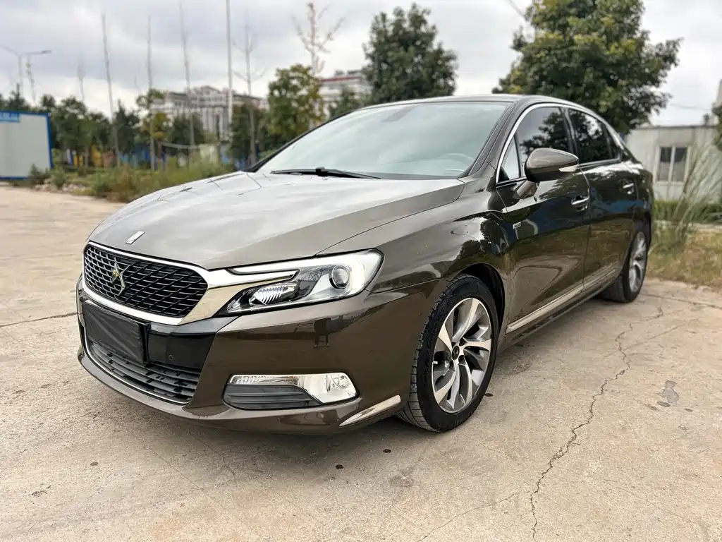 DS DS 5LS 2015