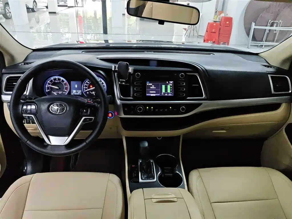 Toyota Highlander 2017 2.0T Elite 7 мест
