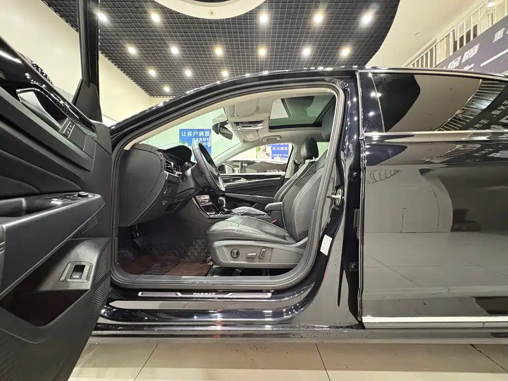 Volkswagen Passat 2023 330TSI Elite