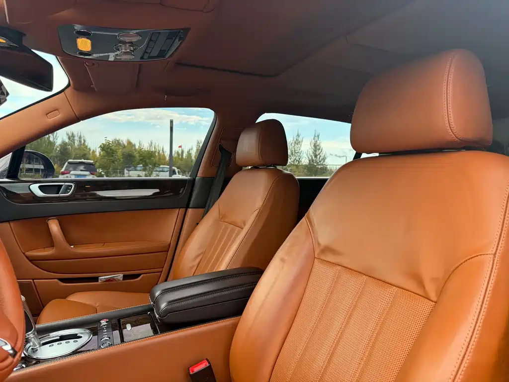 Bentley Flying Spur — миниатюра 22