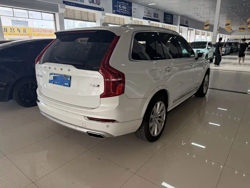 Volvo XC90 — миниатюра 8