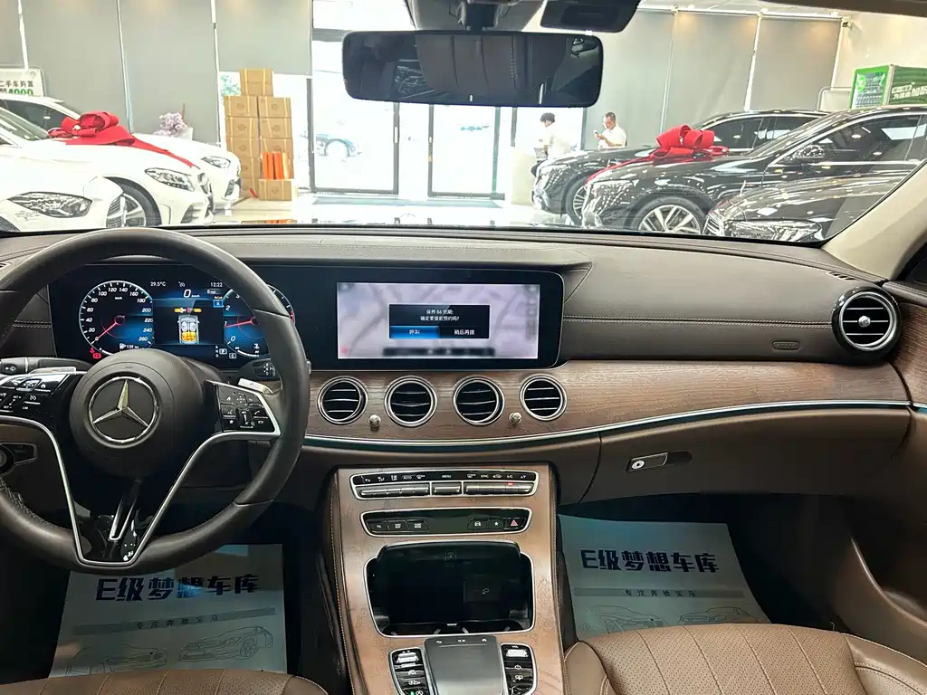 Mercedes-Benz E-Class — миниатюра 10