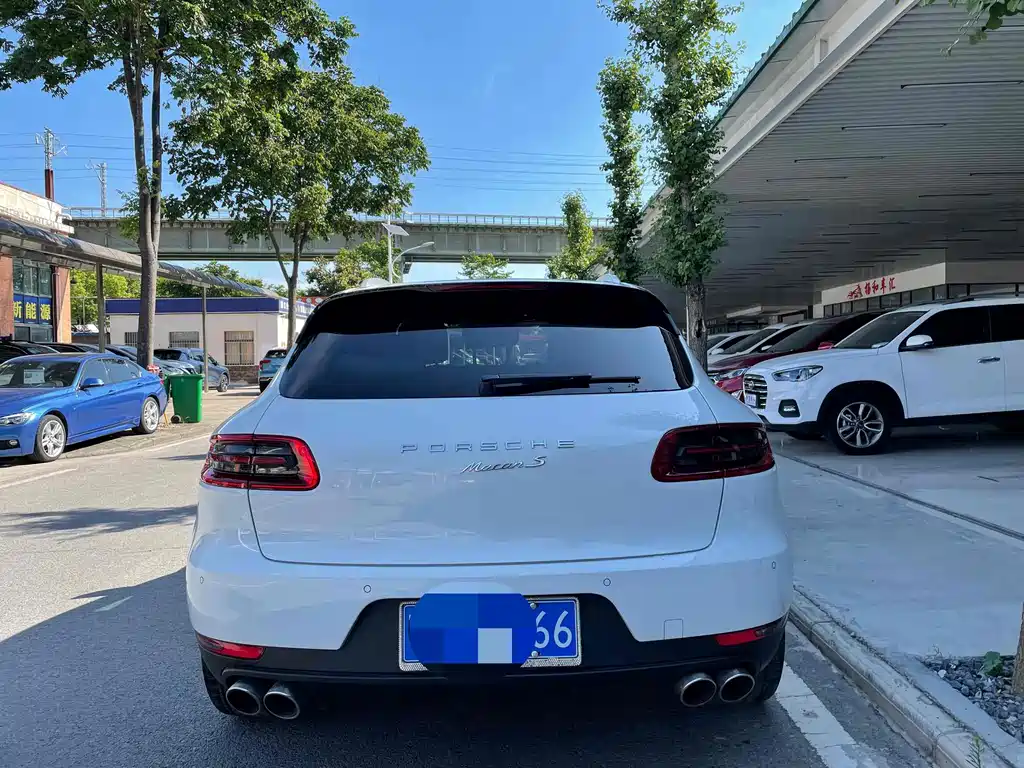 Porsche Macan — миниатюра 11