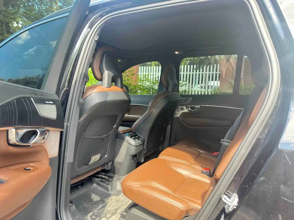 Volvo XC90 — миниатюра 6