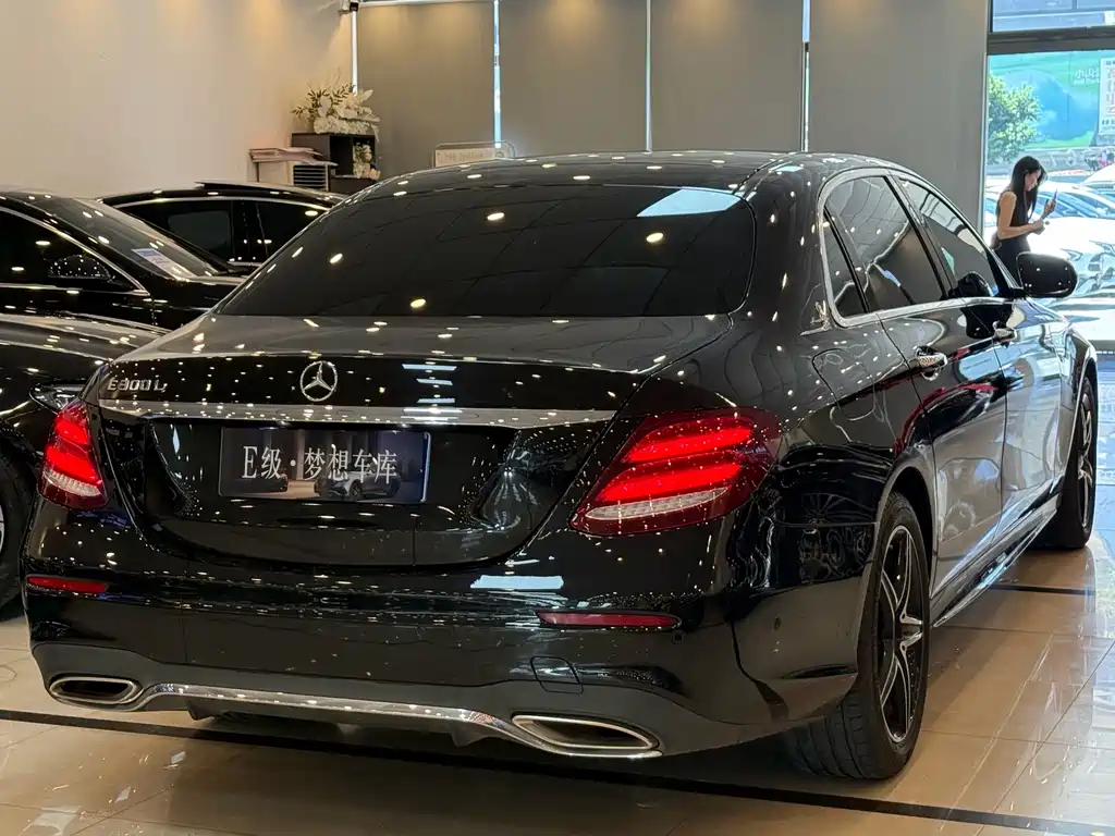 Mercedes-Benz E-Class — миниатюра 24