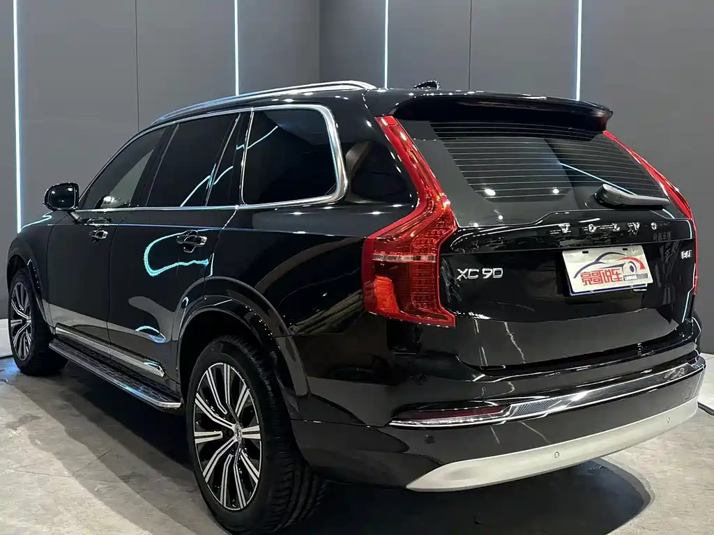 Volvo XC90 — миниатюра 8