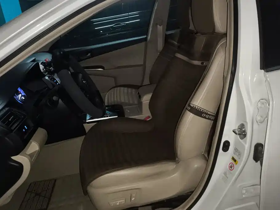 Toyota Camry — миниатюра 9