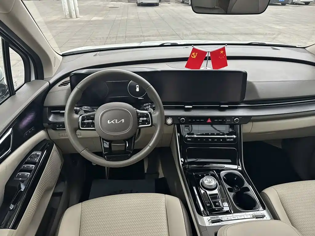 Kia Carnival — миниатюра 9
