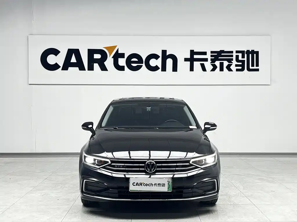 VOLKSWAGEN MAGOTAN GTE PLUG IN HYBRID