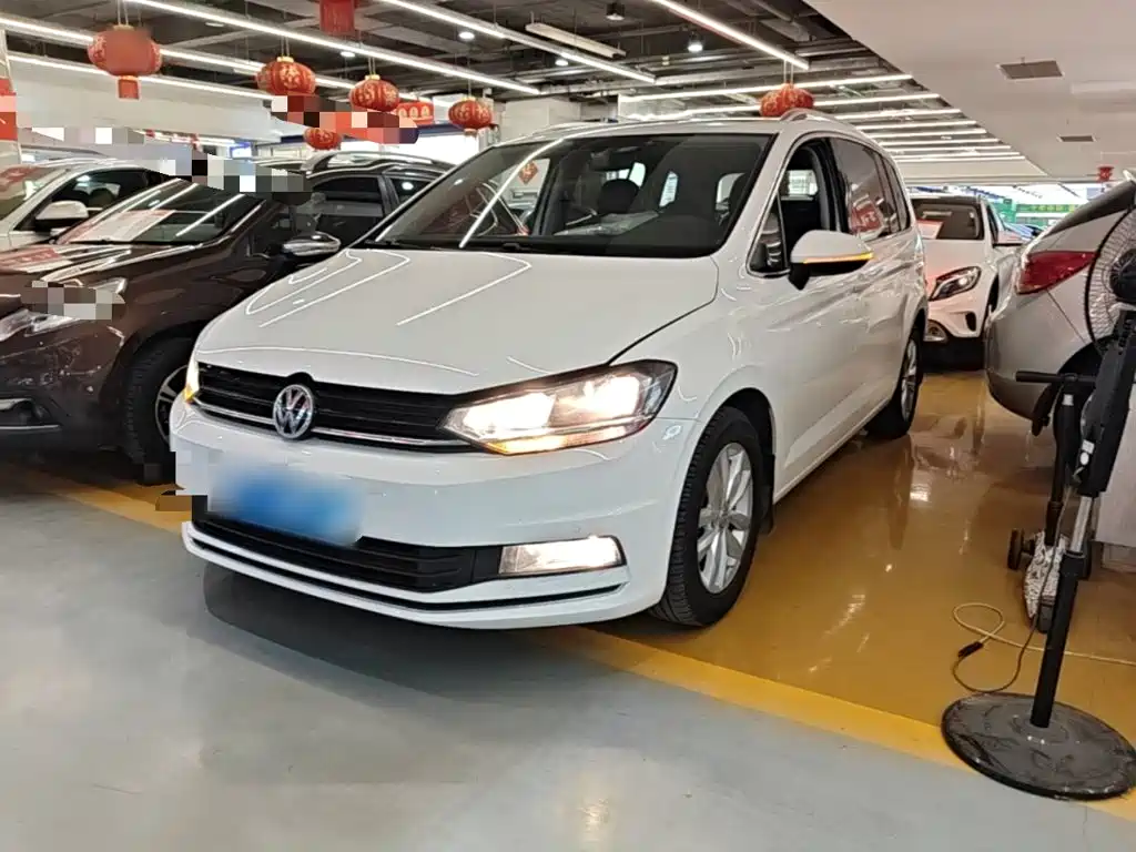 Volkswagen Touran — миниатюра 2