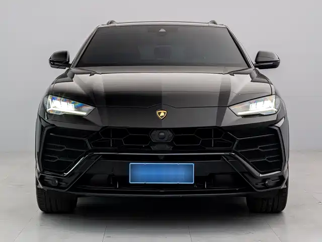 LAMBORGHINI URUS 2021