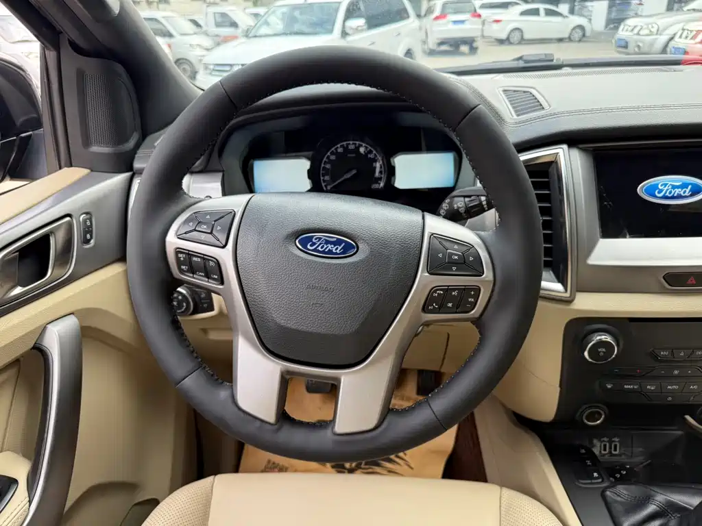 Ford Everest — миниатюра 6
