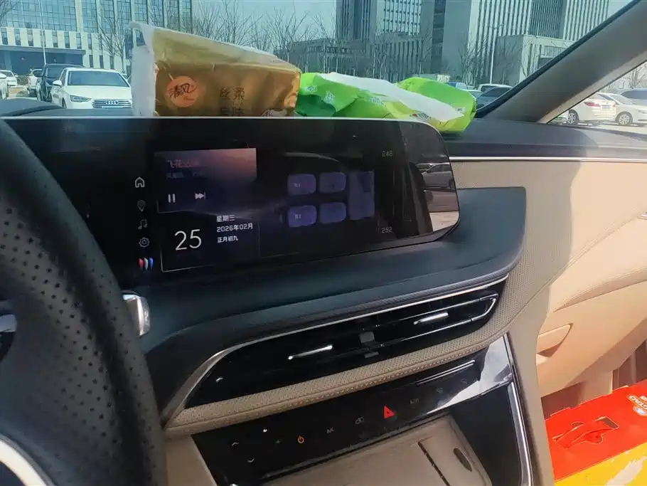 BUICK GL8 NEW ENERGY