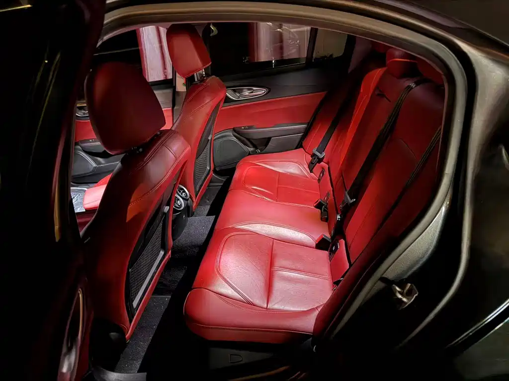Alfa Romeo Giulia — миниатюра 8