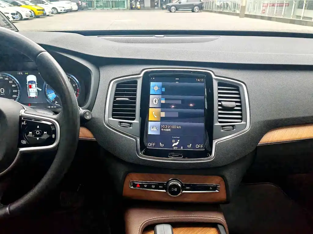 Volvo XC90 — миниатюра 11
