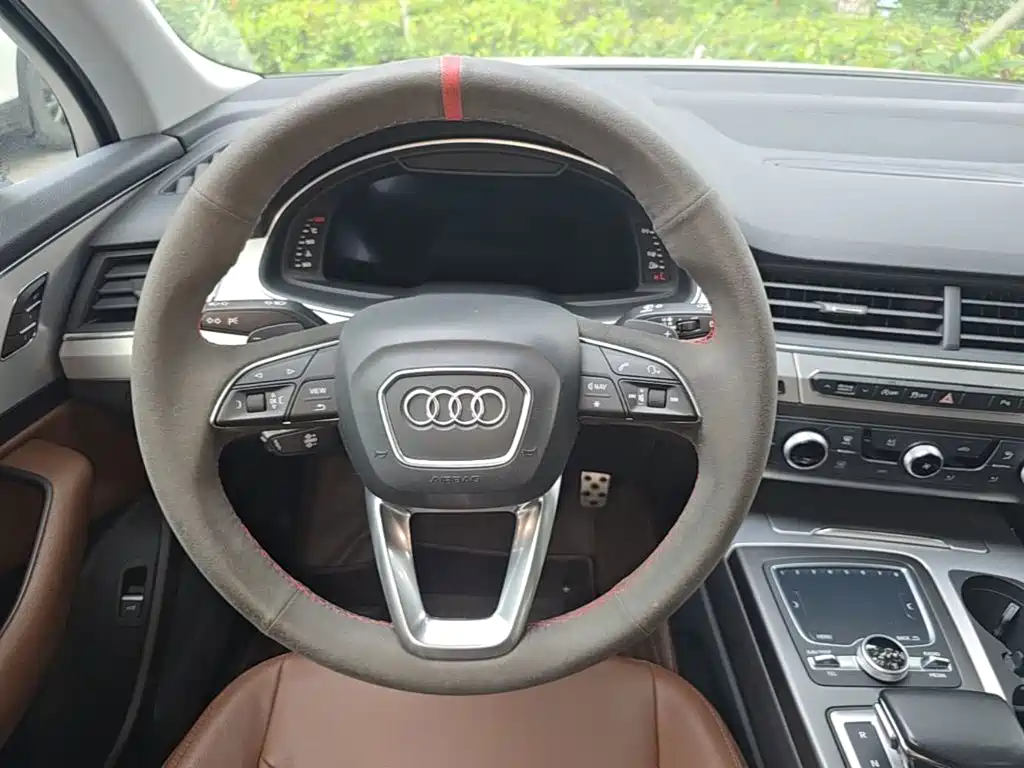 Audi Q7 — миниатюра 11