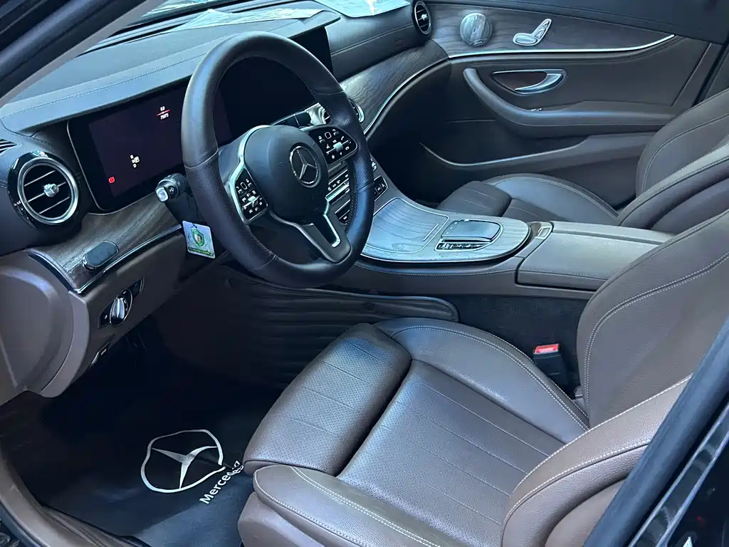 Mercedes-Benz E-Class — миниатюра 4