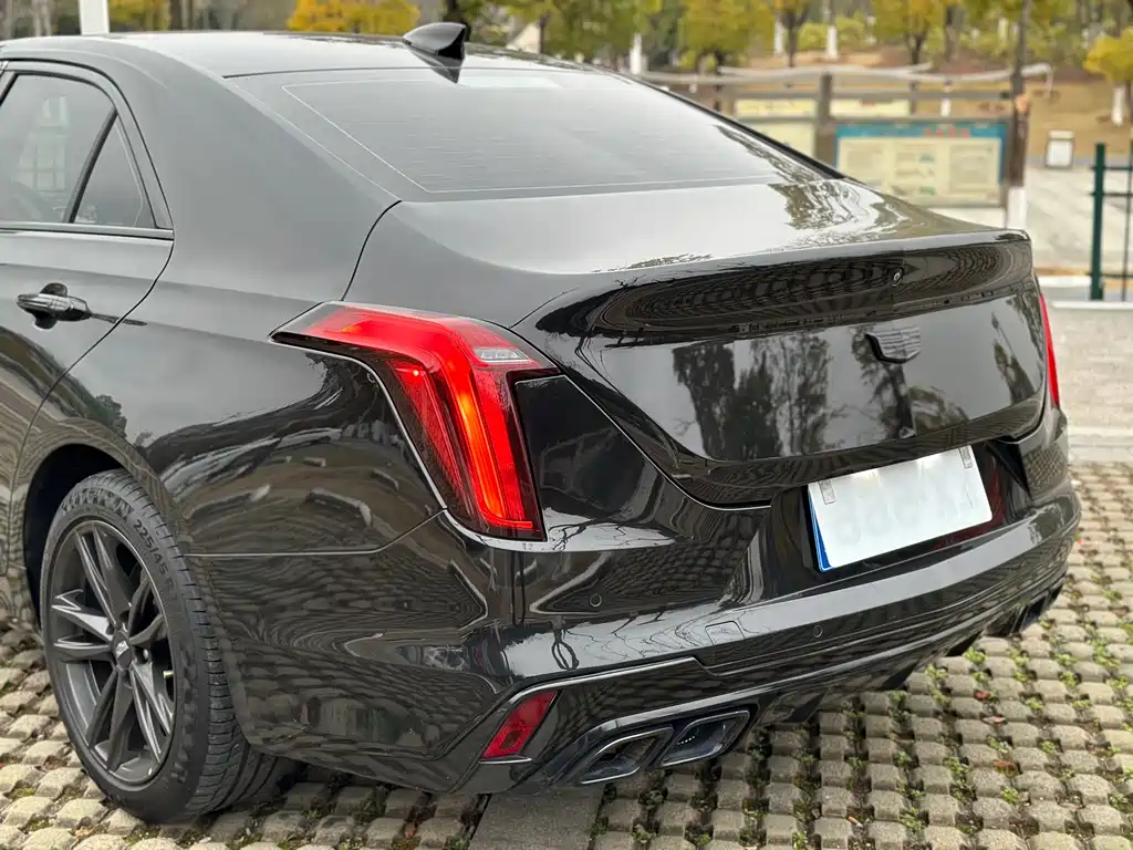 CADILLAC CT4