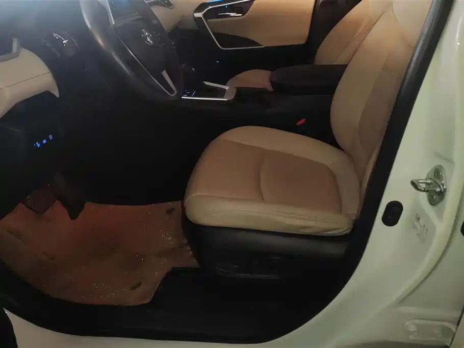 TOYOTA RAV4 RONGFANG