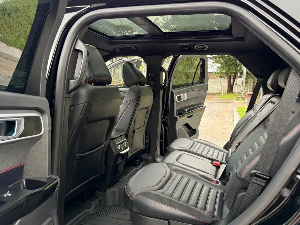 Ford Explorer — миниатюра 17