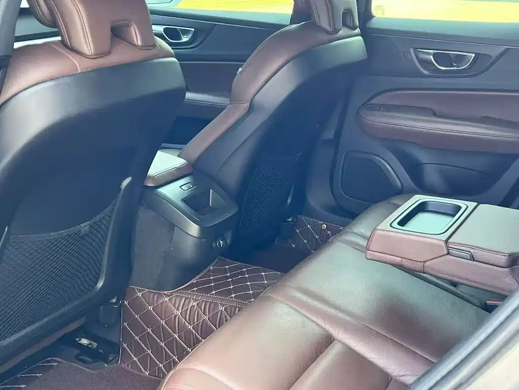 Volvo S60 — миниатюра 5
