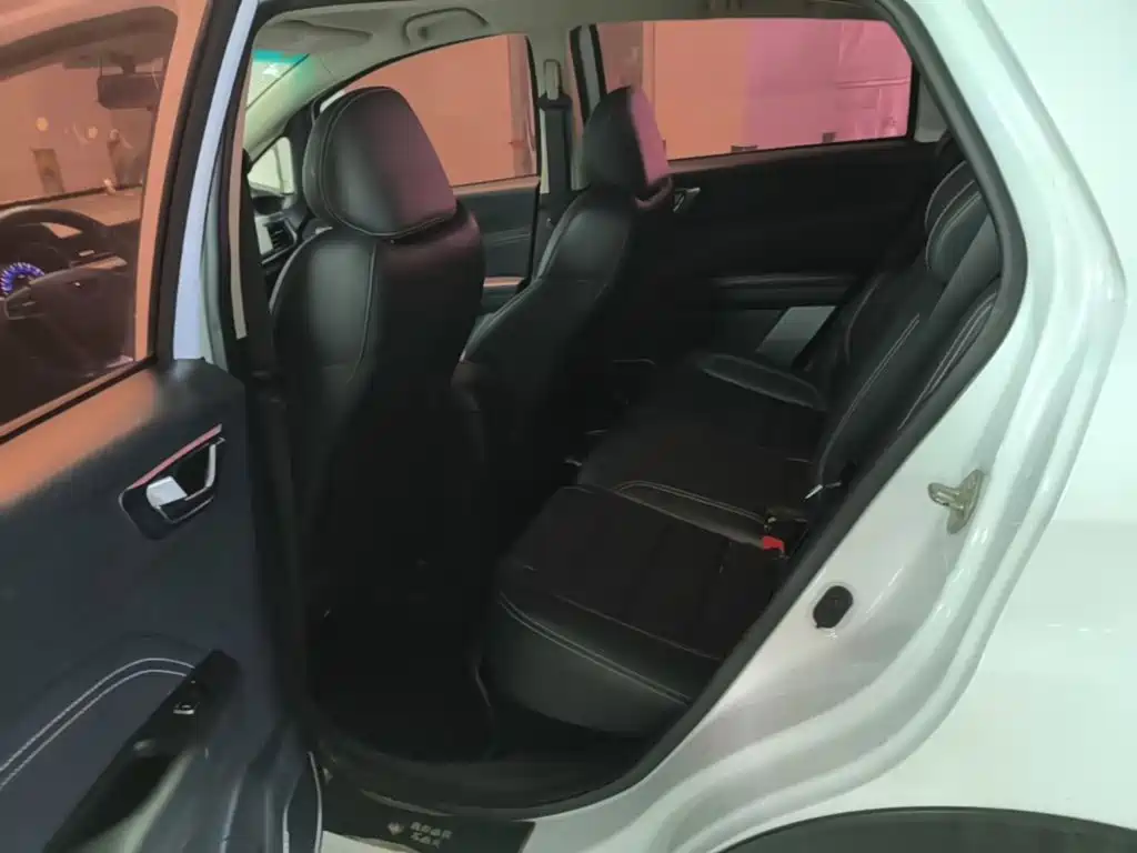 Geely Vision X3 — миниатюра 13