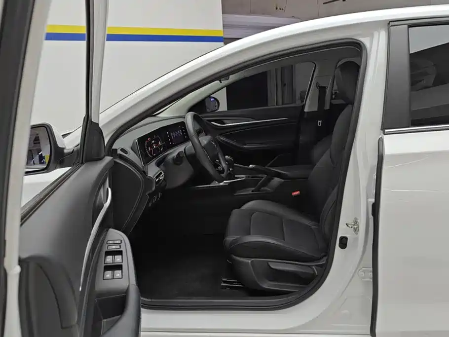 Changan Eado — миниатюра 9