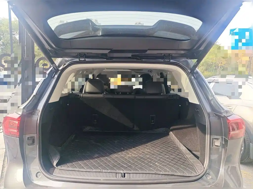 Roewe RX5 MAX — миниатюра 10
