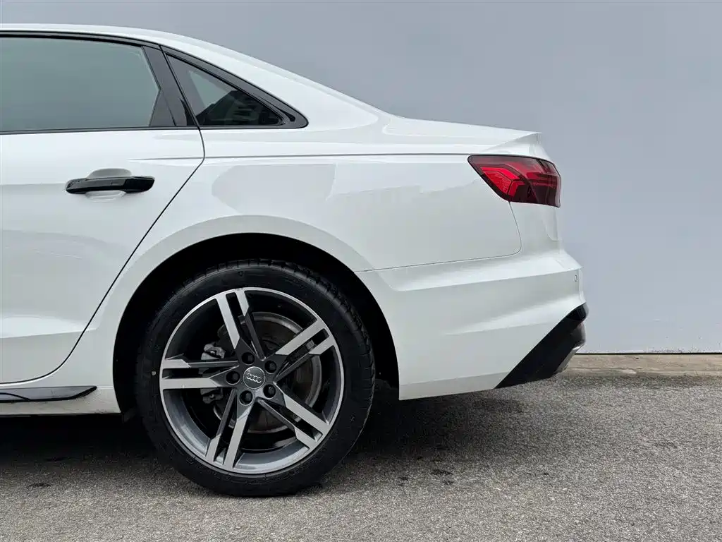 Audi A4L 2022 40 TFSI Fashion