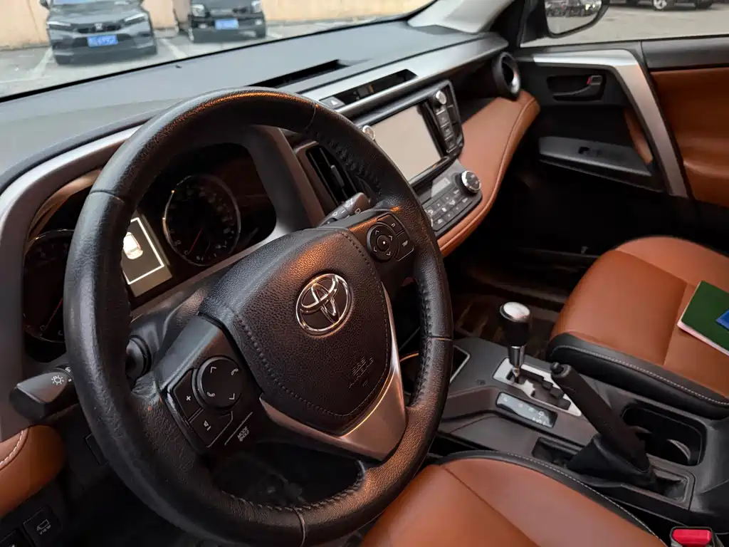 Toyota RAV4 — миниатюра 16