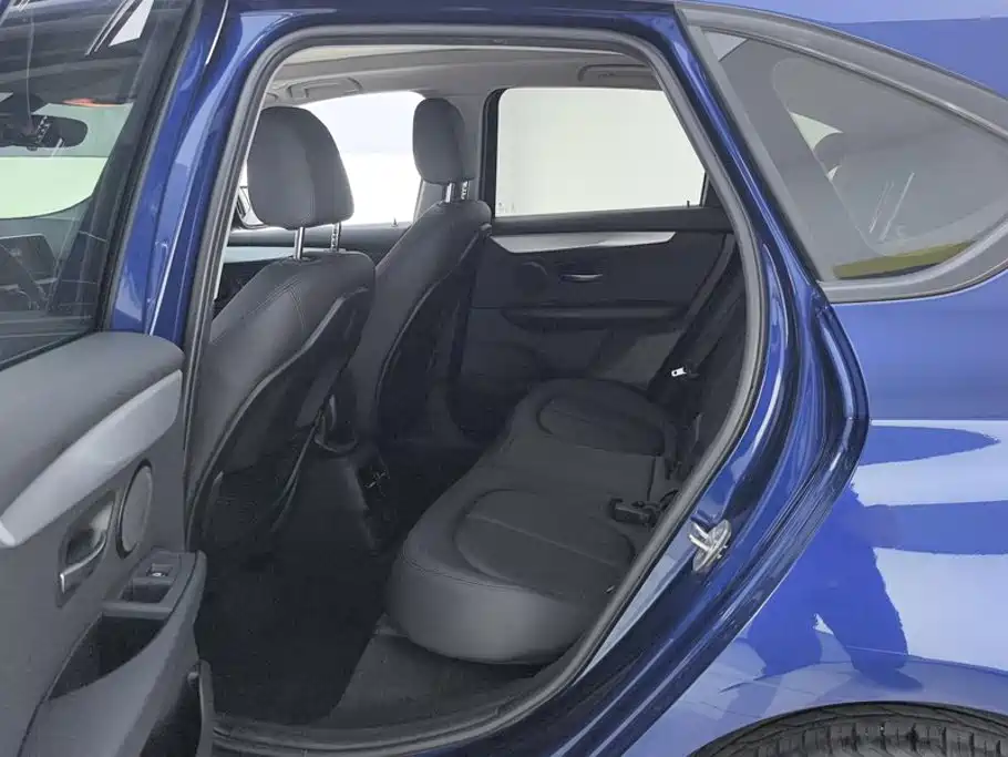 BMW 2 Series Active Tourer — миниатюра 11