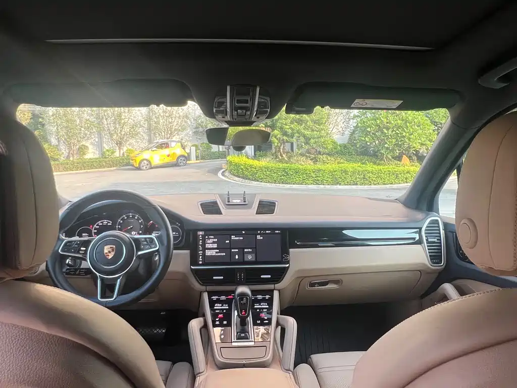 Porsche Cayenne — миниатюра 12