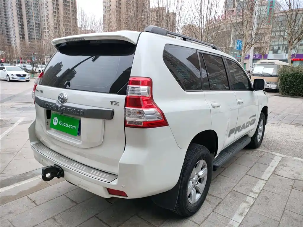 Toyota Land Cruiser Prado 2015 2.7L AT Standard