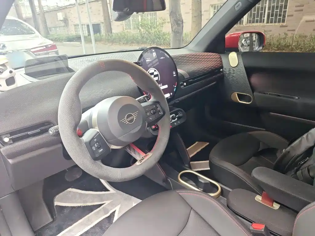 MINI Электрический Mini JCW — миниатюра 10