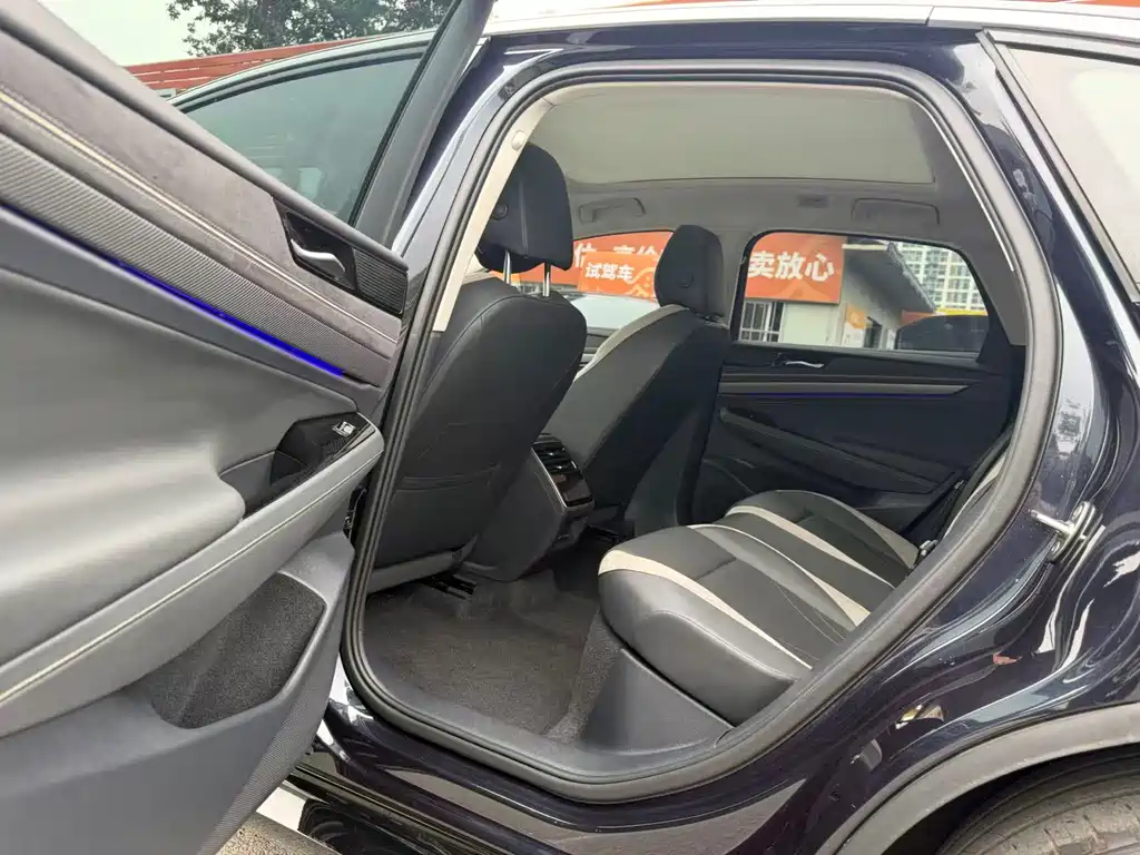 VOLKSWAGEN ID.7 VIZZION