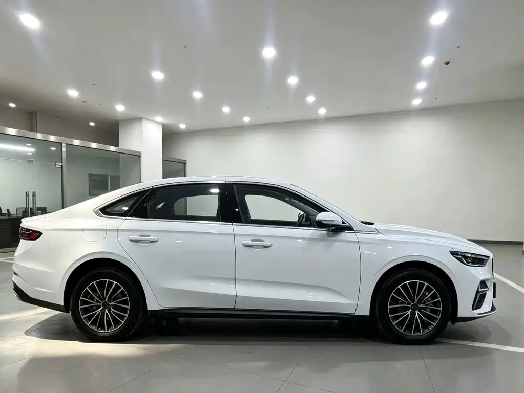 Geely Emgrand — миниатюра 3