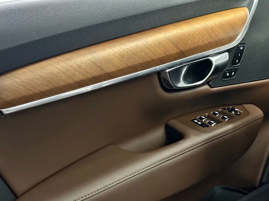 Volvo S90 PHEV — миниатюра 11