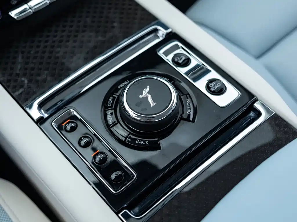 Rolls-Royce Cullinan — миниатюра 18