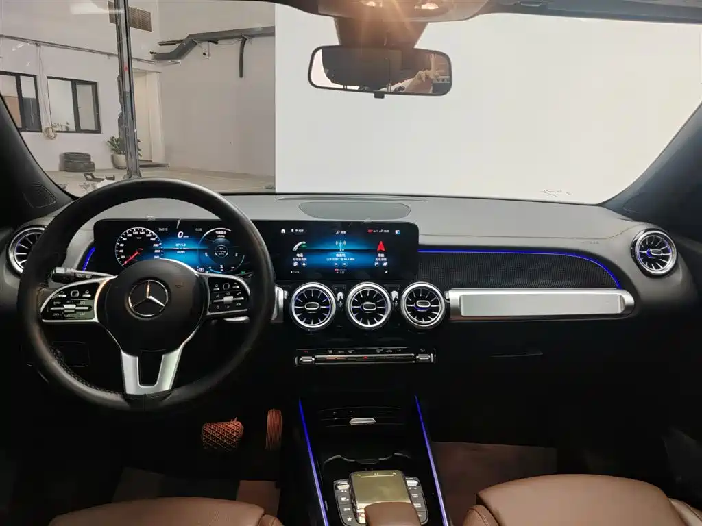 Mercedes-Benz GLB — миниатюра 16