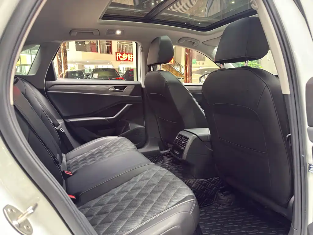 Volkswagen Sagitar — миниатюра 15