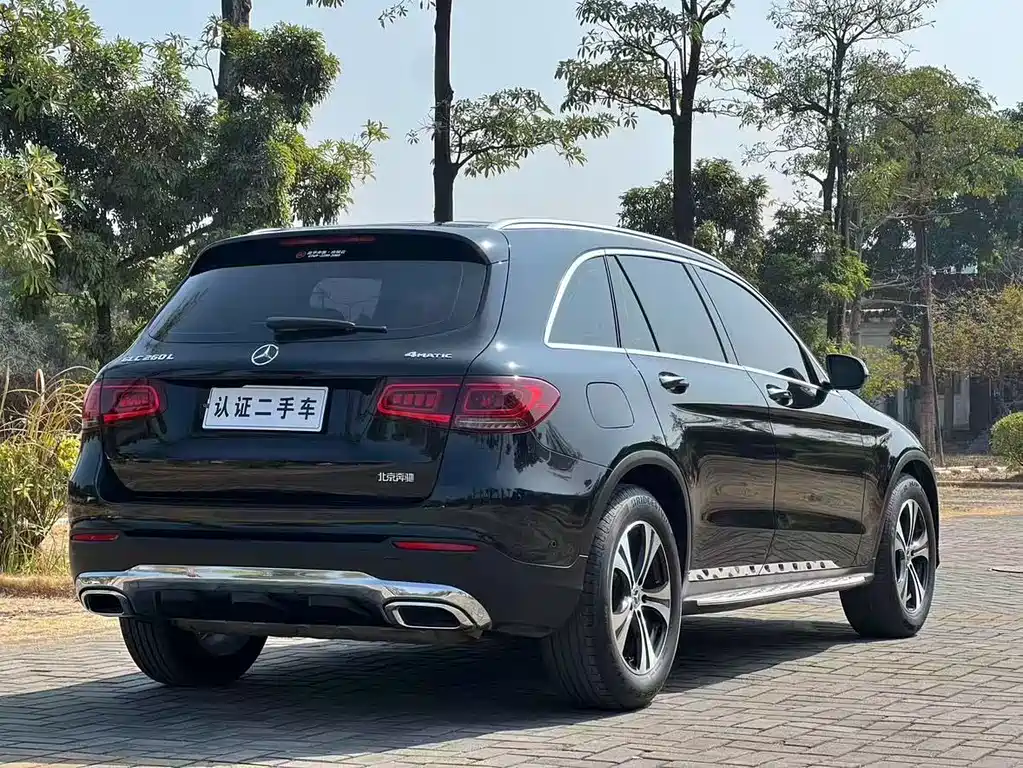 MERCEDES-BENZ GLC